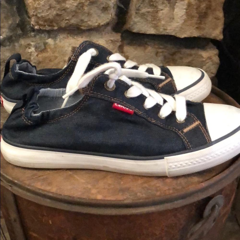 Levi’s sneakers